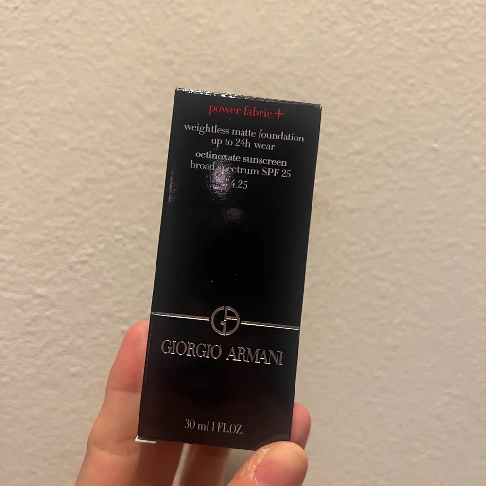 Armani Beauty Power Fabric+ Foundation SPF 25 4.25